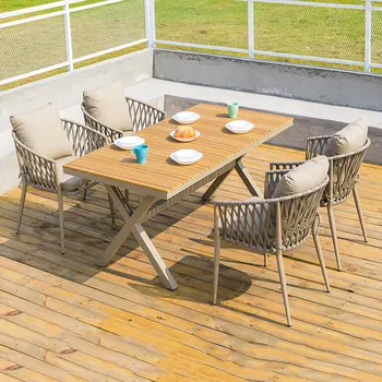 Современный Обеденный стол для отеля на открытом воздухе из массива дерева и ротанга / плетеные стулья Набор Садовой мебели для патио