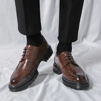 Кожаные туфли с перфорацией типа 