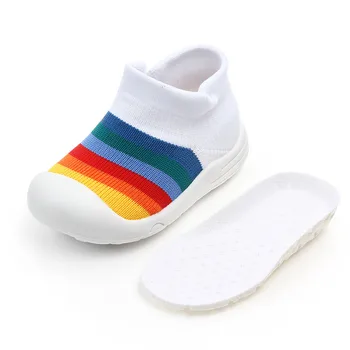 2023 Новая повседневная детская обувь для помещений, эластичная нескользящая детская обувь с мягкой подошвой, дышащая сетка, летающая тканая детская обувь