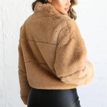 Женская короткая куртка из синтетического меха, повседневное плюшевое пальто на молнии, свободное, теплое, мягкое модное женское платье 2022