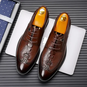 Кожаные туфли в деловом стиле в британском европейском стиле с узором 