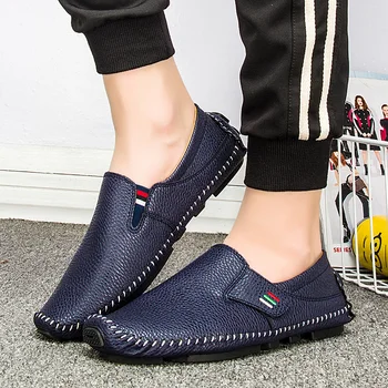 Трансграничные негабаритные мужские туфли-бобы 2023, Новинка, Модная повседневная обувь из искусственной кожи в британском стиле One Foot Lazy Men's Shoes